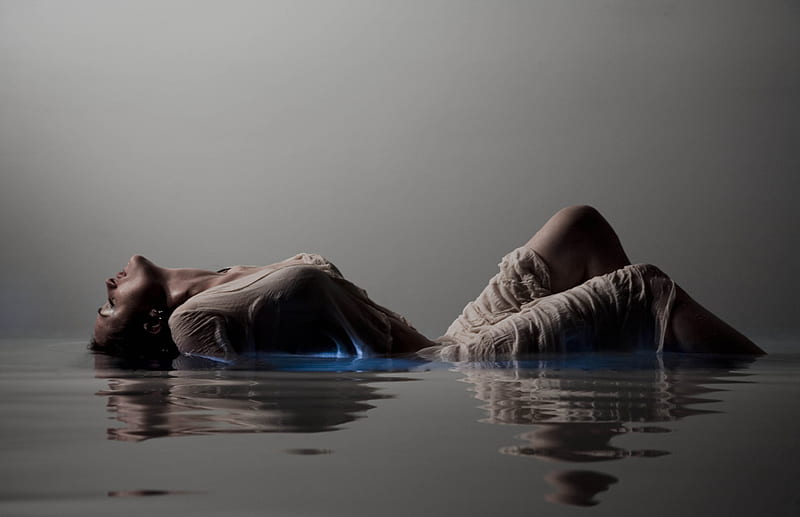 call girls in Lahore offering discreet companionship in DHA and Gulberg luxury hotels